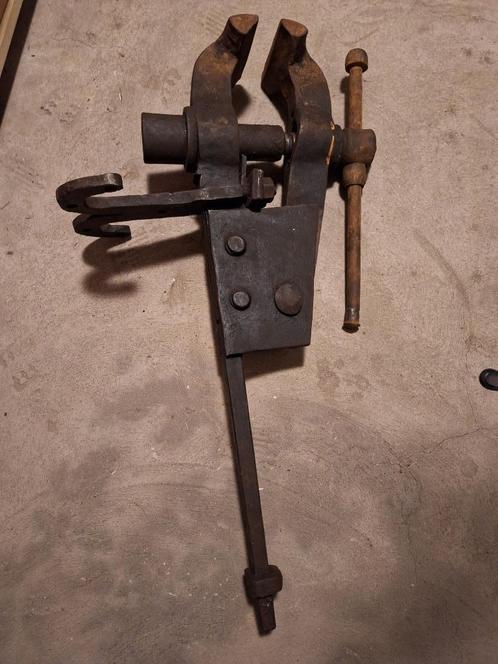 Grote en zware staartbankschroef, Antiek en Kunst, Antiek | Gereedschap en Instrumenten, Ophalen