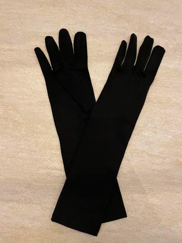 Lange (pieten) handschoenen te koop aangeboden beschikbaar voor biedingen