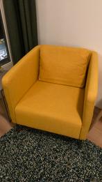 Gele fauteuil met zwarte pootjes, Huis en Inrichting, Fauteuils, Ophalen, Zo goed als nieuw, Minder dan 75 cm, 50 tot 75 cm