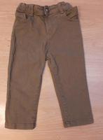 Legergroen broekje van Primark Maat 86, Kinderen en Baby's, Babykleding | Maat 86, Gebruikt, Broekje, Meisje, Ophalen of Verzenden