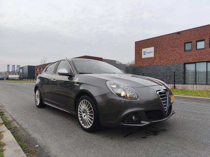 Alfa Romeo Giulietta 1.750 TBI 2011 Grijs, Auto's, Alfa Romeo, Particulier, Giulietta, ABS, Airbags, Bluetooth, Boordcomputer