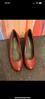 Pumps 38, Kleding | Dames, Schoenen, Ophalen of Verzenden, Zo goed als nieuw, Pumps, Tamaris