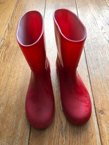 Rode rubber laarzen maat 35 beschikbaar voor biedingen