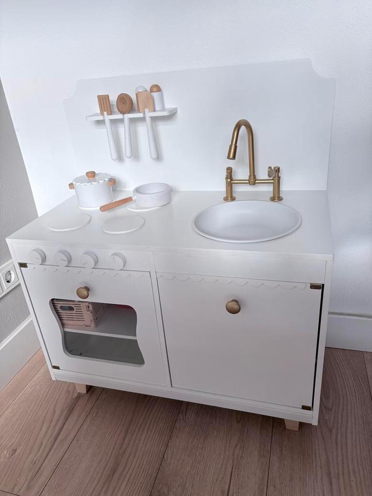 Petit Amelie Speelkeuken - Zo goed als nieuw!, Kinderen en Baby's, Speelgoed | Speelkeukens, Zo goed als nieuw, Speelkeuken, Hout