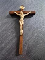 Houten kruis met Christus en INRI erop, Ophalen of Verzenden