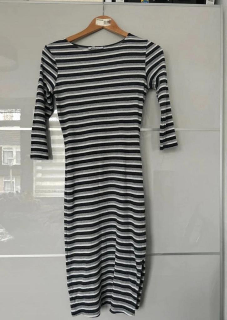 Lange zwart/wit/grijs gestreepte jurk – maat L (Calliope), Kleding | Dames, Jurken, Gedragen, Maat 42/44 (L), Zwart, Onder de knie
