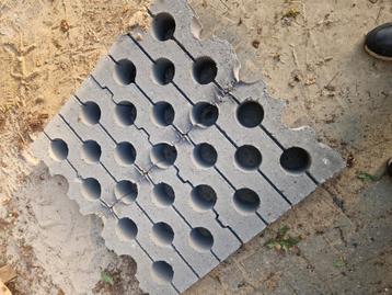 Grasbeton 40x40x12 beschikbaar voor biedingen