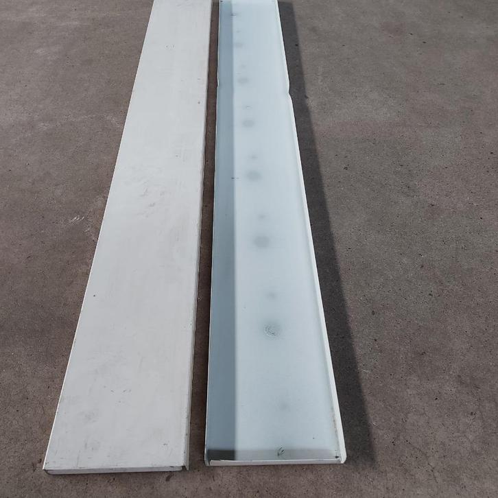 afdekkap en plint  diverse maten, Doe-het-zelf en Verbouw, IJzerwaren en Bevestigingsmiddelen, Gebruikt, Ophalen