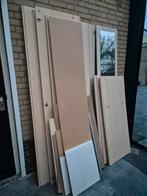 Gratis kast. Is gedemonteerd, geen schroeven aanwezig, Huis en Inrichting, Kasten | Kledingkasten, Ophalen, Gebruikt, 50 tot 100 cm
