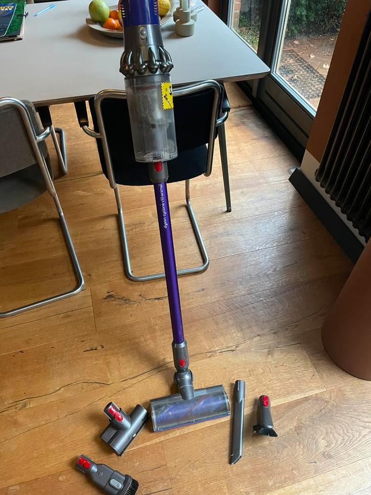 Dyson Cyclone V10 Animal nieuw filter en motor, Witgoed en Apparatuur, Stofzuigers, Gebruikt, Stofzuiger, Minder dan 1200 watt