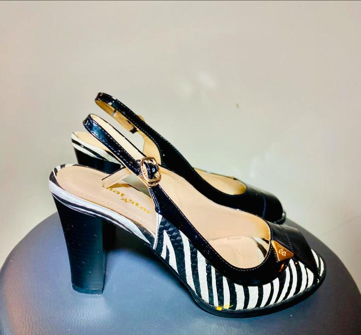 Zwarte pumps met zebraprint - maat 38, Kleding | Dames, Schoenen, Gedragen, Zwart, Ophalen of Verzenden