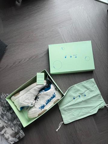 Off white Out Of Office 42 beschikbaar voor biedingen