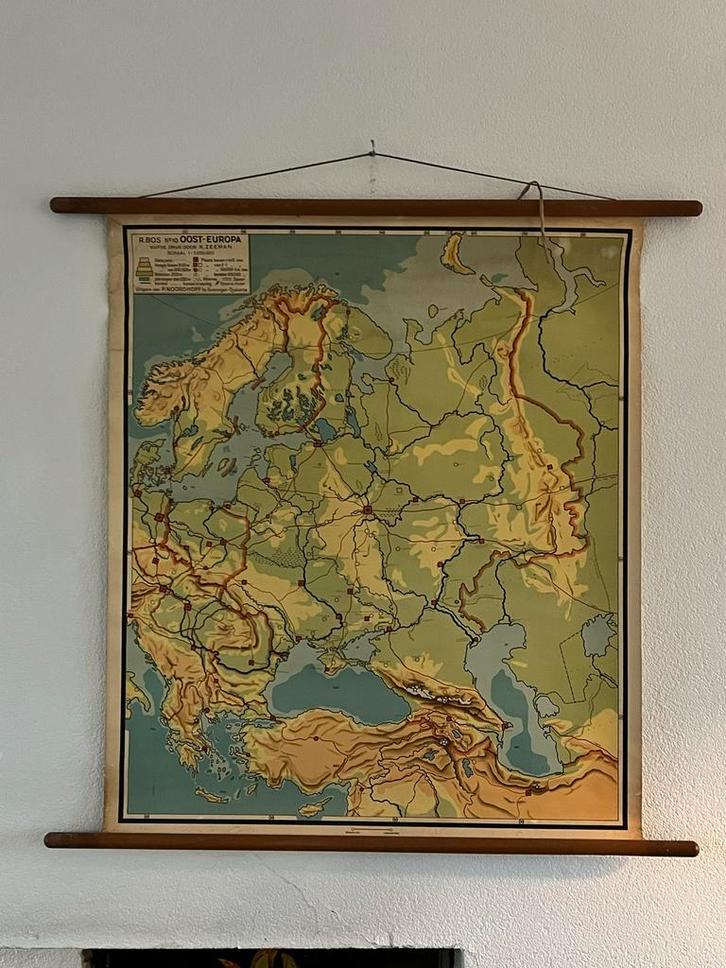 Oude schoolplaat Oost-Europa - R. Bos, Antiek en Kunst, Antiek | Schoolplaten, Aardrijkskunde, Ophalen of Verzenden