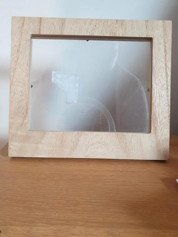 Modern houten fotolijstje. Glas. Nieuw. Fotoformaat: 16x12. beschikbaar voor biedingen