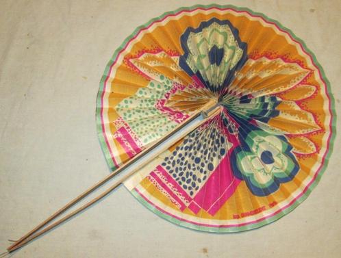 Oude Reclame cockade waaier van Cinzano Aperitif, Antiek en Kunst, Antiek | Kleding en Accessoires, Ophalen of Verzenden
