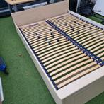 Twee persoonsbed, Huis en Inrichting, Slaapkamer | Bedden, Ophalen, Tweepersoons, Hout, Overige maten