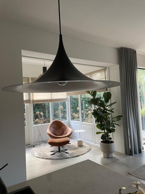 Gubi Semi Pendant hanglamp L 60cm mat zwart, Huis en Inrichting, Lampen | Hanglampen, Nieuw, Minder dan 50 cm, Metaal, Ophalen of Verzenden