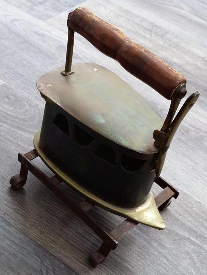 Om 1875 - 1900 Strijkbout Strijkijzer Strijk Bout Kolenbout, Antiek en Kunst, Antiek | Keukenbenodigdheden, Ophalen of Verzenden
