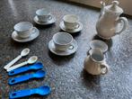 Douwe Egberts Kinder serviesje wit met zilver randje., Ophalen of Verzenden, Nieuw, Overige materialen, Speelkeuken-accessoire