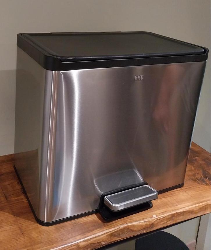 Eko mat rvs met zwarte prullenbak, Huis en Inrichting, Woonaccessoires | Prullenbakken, Zo goed als nieuw, Rvs, Minder dan 50 cm