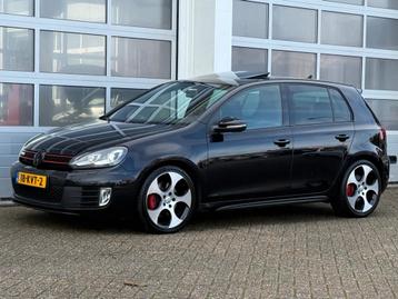 Volkswagen GOLF 2.0 GTI 211PK AUT. Xenon Navi Leer Schuif-da beschikbaar voor biedingen