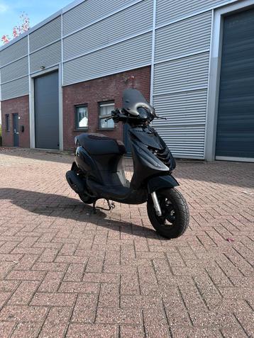 Piaggio Zip Full option! 6800Km!! beschikbaar voor biedingen