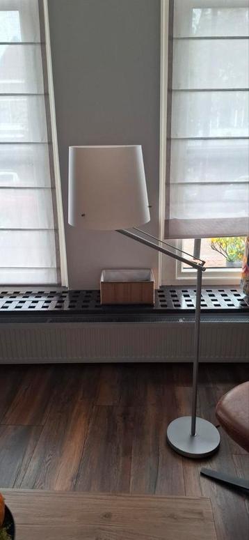 2 Identieke Verstelbare Lampen beschikbaar voor biedingen