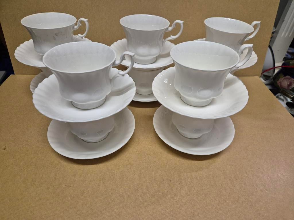 Nonamed royal Albert porselein, Ophalen of Verzenden, Zo goed als nieuw, Porselein, Kop en/of schotel