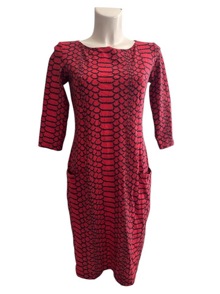 Moq jurk M, Kleding | Dames, Jurken, Zo goed als nieuw, Maat 38/40 (M), Rood, Onder de knie, Ophalen of Verzenden