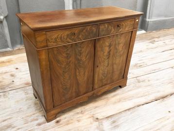 Penantkast / kast, wortelnotenhout - art.nr.9952 beschikbaar voor biedingen