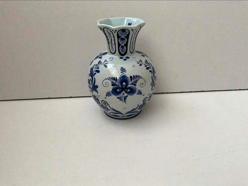Prachtig buikvaasje met geschulpte halslijn in Delftsblauw, Antiek en Kunst, Antiek | Vazen, Ophalen