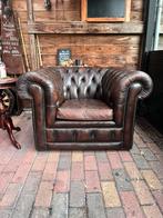Dikke chesterfield clubfauteuil, Huis en Inrichting, Fauteuils, Gebruikt, Ophalen of Verzenden, 100 tot 125 cm, Chestefield fauteuils