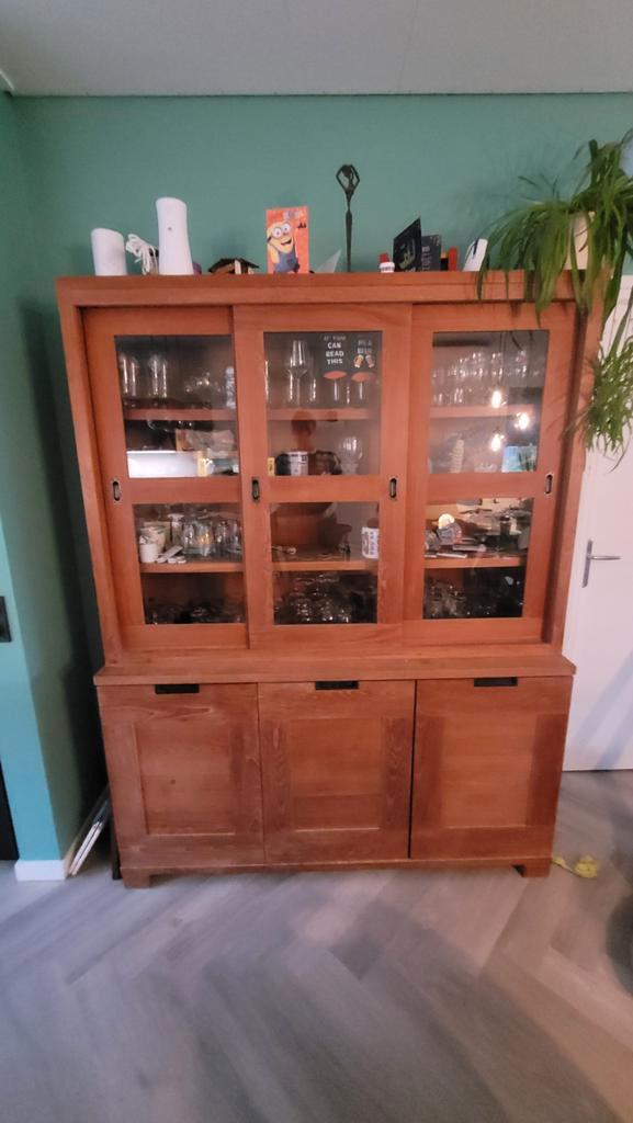 Teakkleurige bufetkast kast met glazen schuifdeuren, Huis en Inrichting, Kasten | Buffetkasten, Gebruikt, 150 tot 200 cm, 100 tot 150 cm
