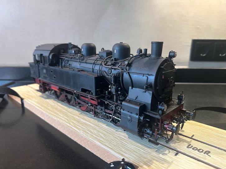 KM1 BR 94 Spoor 1 - Professioneel Weathering Becasse, Hobby en Vrije tijd, Modeltreinen | Overige schalen, Zo goed als nieuw, Locomotief