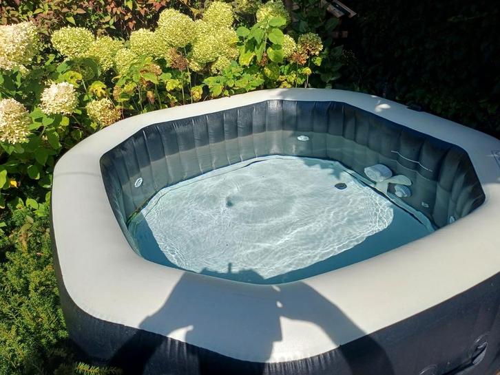NIEUW spa pure Jets en bubbels met aankoopbon, Tuin en Terras, Bubbelbaden en Hottubs, Zo goed als nieuw, Ophalen