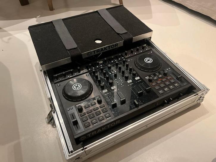 Traktor Kontrol S4 DJ Mengpaneel, Muziek en Instrumenten, Dj-sets en Draaitafels, Gebruikt, Dj-set, Overige merken, Ophalen of Verzenden