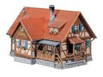 Faller 130270 Landelijk Vakwerkhuis, nieuw, Hobby en Vrije tijd, Modeltreinen | H0, Ophalen of Verzenden, Nieuw, Brug, Tunnel of Gebouw