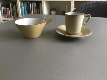 Fris Edam Holland Tipica 1x kop en schotel; 1x soepkom beschikbaar voor biedingen