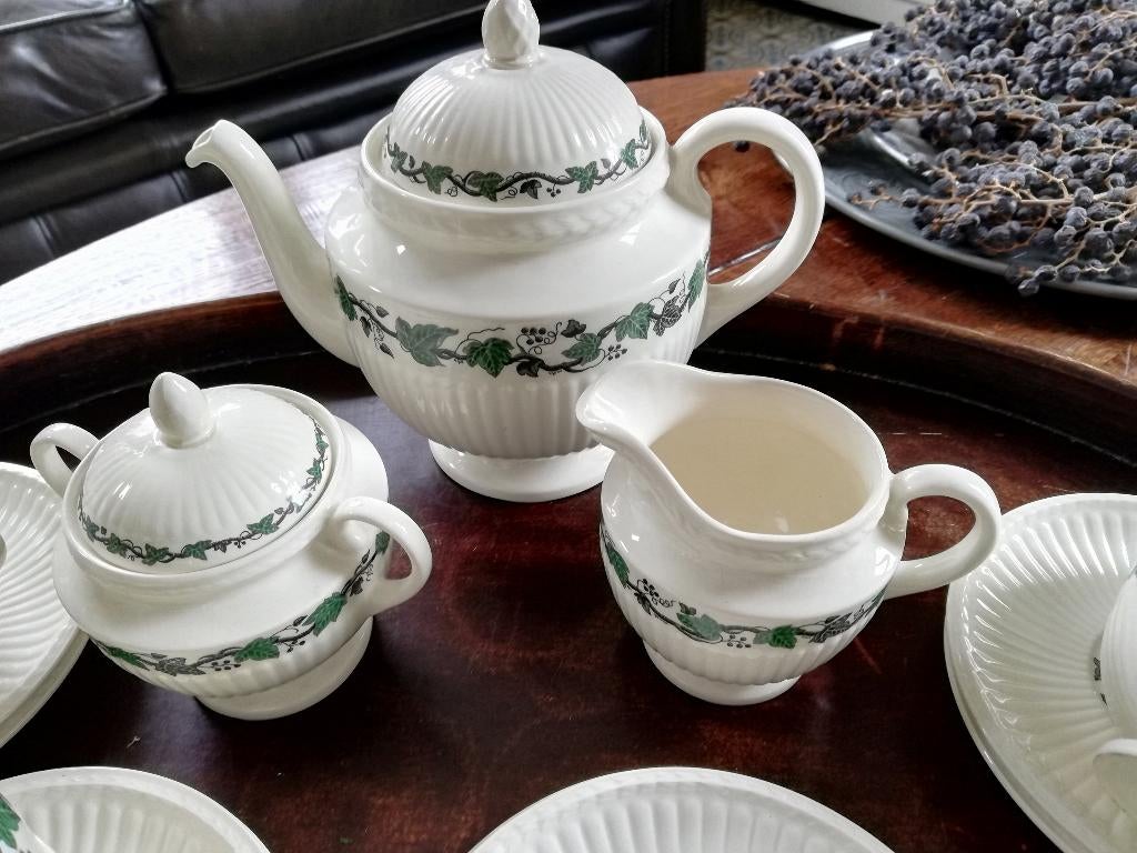 Wedgwood Stratford theeservies 8 pers compleet, Huis en Inrichting, Keuken | Servies, Ophalen, Zo goed als nieuw, Wedgwood, Kop(pen) en/of Schotel(s)