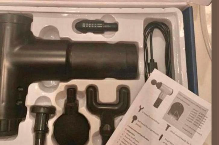 Massage gun Nieuw in doos.Met oplader Lees?, Sport en Fitness, Gezondheidsproducten en Wellness, Nieuw, Lichaamsverzorging, Ophalen