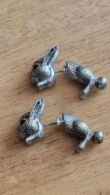 Konijntjes oorbellen zilver?  beschikbaar voor biedingen