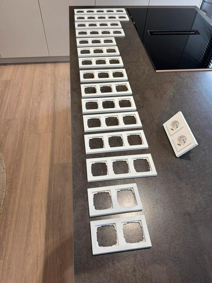 GIRA schakelmateriaal E2 zuivermat wit, Doe-het-zelf en Verbouw, Elektra en Kabels, Zo goed als nieuw, Stopcontact, Ophalen