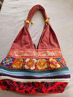 Leuke tas met rits en borduursels, Sieraden, Tassen en Uiterlijk, Tassen | Damestassen, Ophalen of Verzenden, Gebruikt, Rood, Handtas