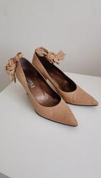Beige leren pumps Scatola, Pumps, Beige, Ophalen of Verzenden, Gedragen