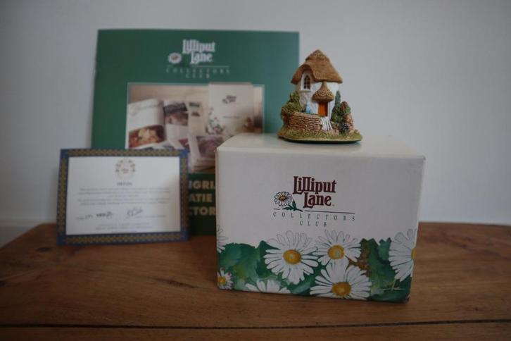 Lilliput Lane collectors club 1995 1996 Thimble Cottage, Verzamelen, Beelden en Beeldjes, Zo goed als nieuw, Overige typen, Ophalen of Verzenden