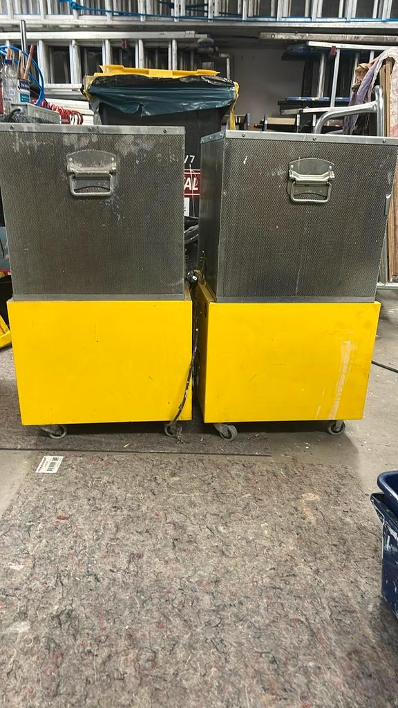 2x Industriële Koolstoffilters, Zakelijke goederen, Machines en Bouw | Industrie en Techniek, Ophalen