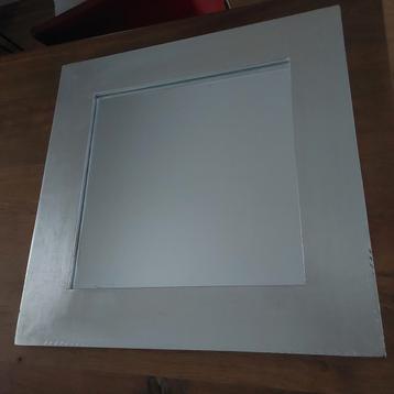 Spiegel zilver 50x50 beschikbaar voor biedingen