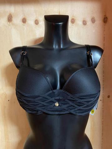 Chantelle push up bh maat 75a en 70b model 6452 beschikbaar voor biedingen