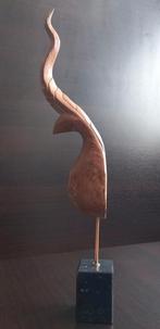 Antieke Thaise houten Tempel Chofa op zwarte marmeren sokkel, Antiek en Kunst, Kunst | Beelden en Houtsnijwerken, Ophalen of Verzenden