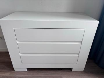 Babykamer Set - Commode, Kast & Bedje beschikbaar voor biedingen
